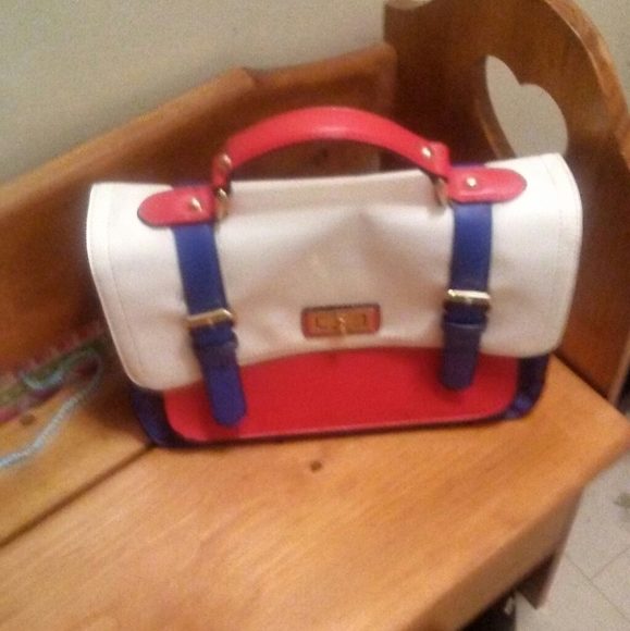 Handbags - Picture 9 of 16